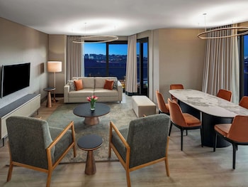 movenpick living istanbul saklivadi