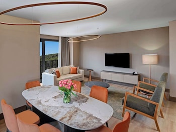 movenpick living istanbul saklivadi