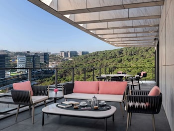 movenpick living istanbul saklivadi