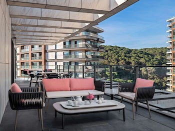 movenpick living istanbul saklivadi