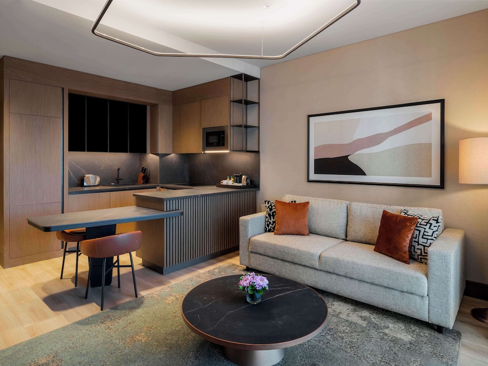 movenpick living istanbul saklivadi