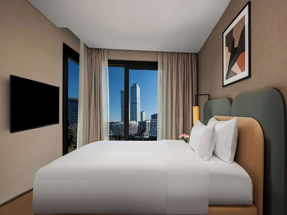 movenpick living istanbul saklivadi