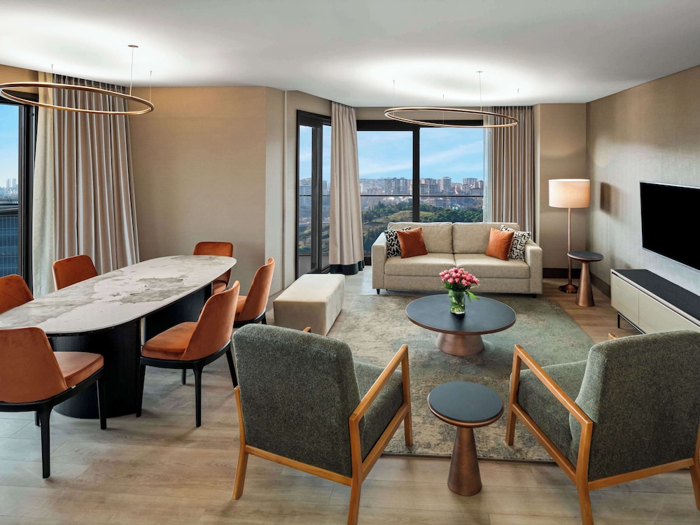 movenpick living istanbul saklivadi