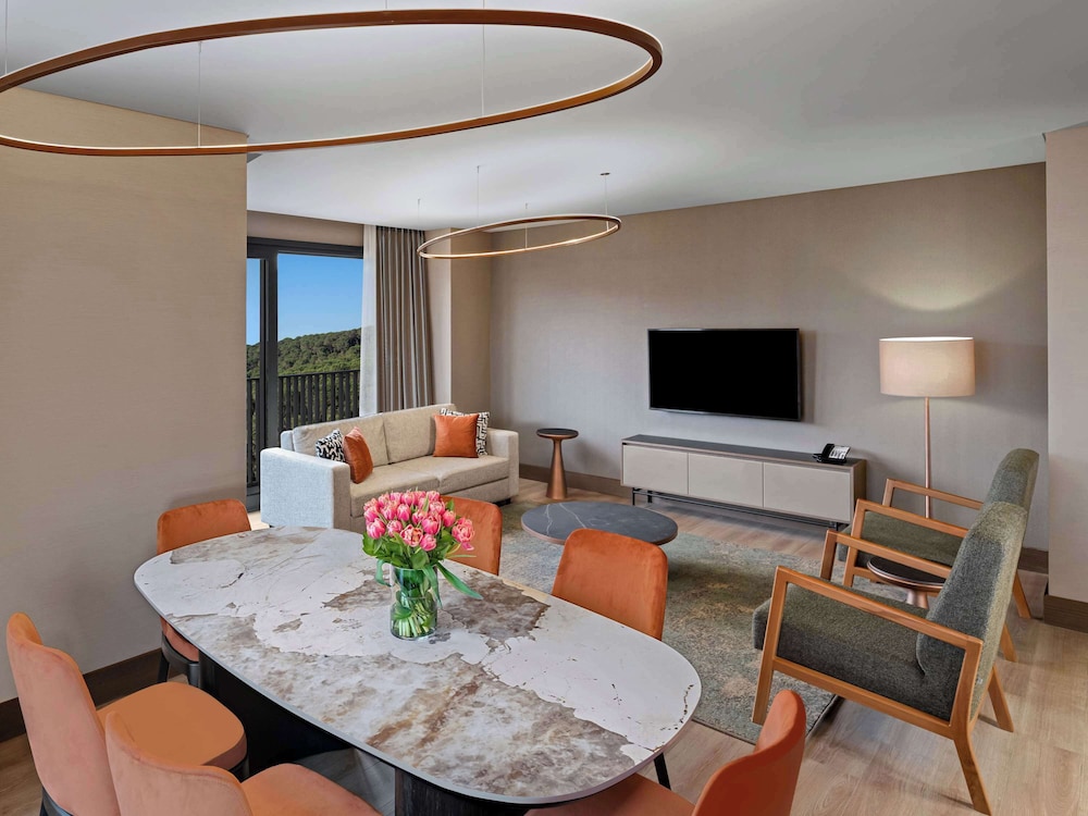 movenpick living istanbul saklivadi