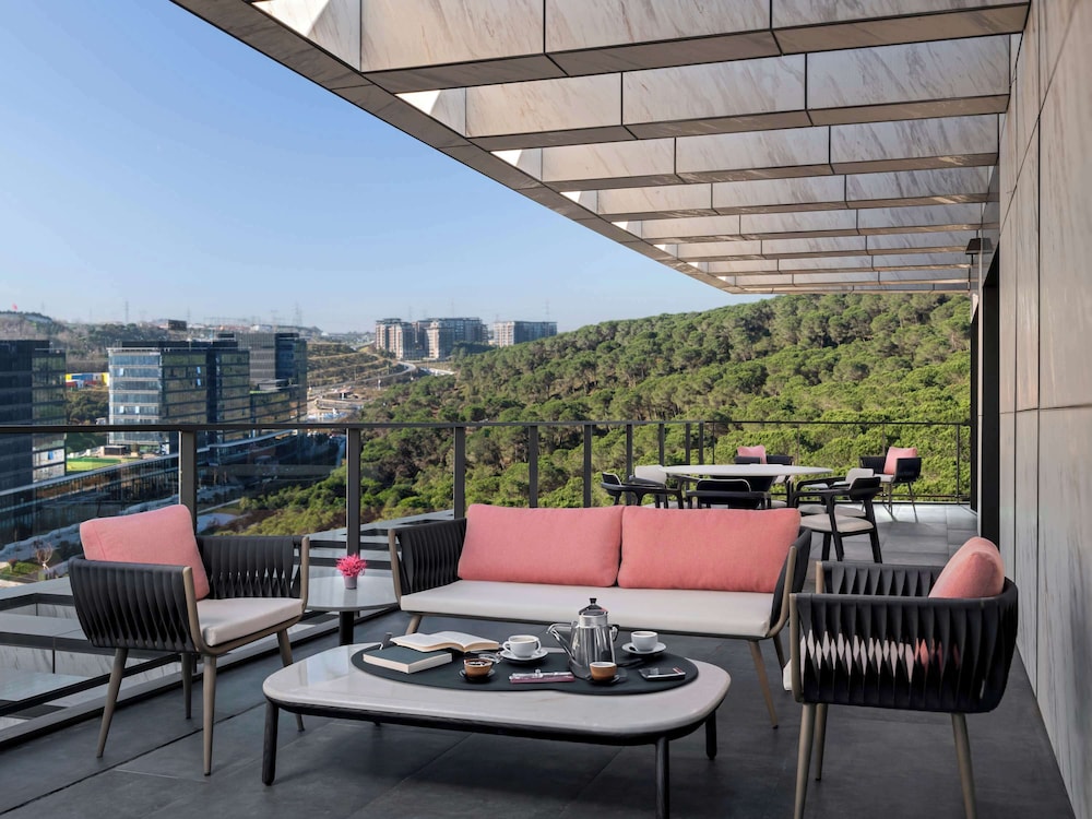 movenpick living istanbul saklivadi
