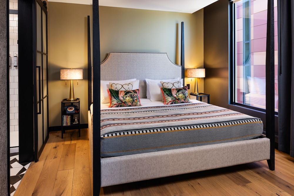 moxy madison downtown