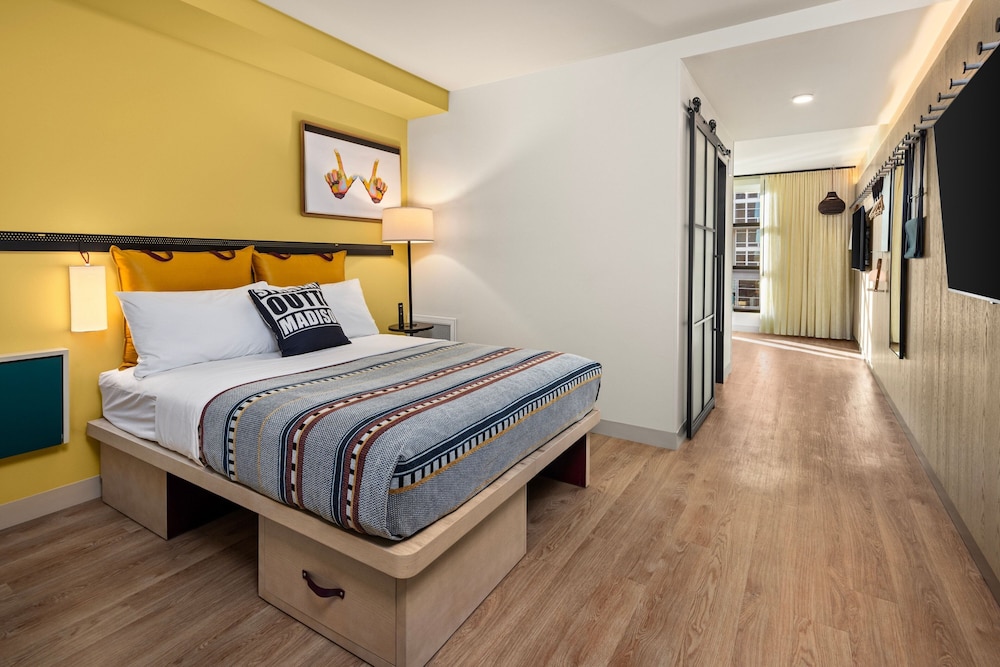 moxy madison downtown