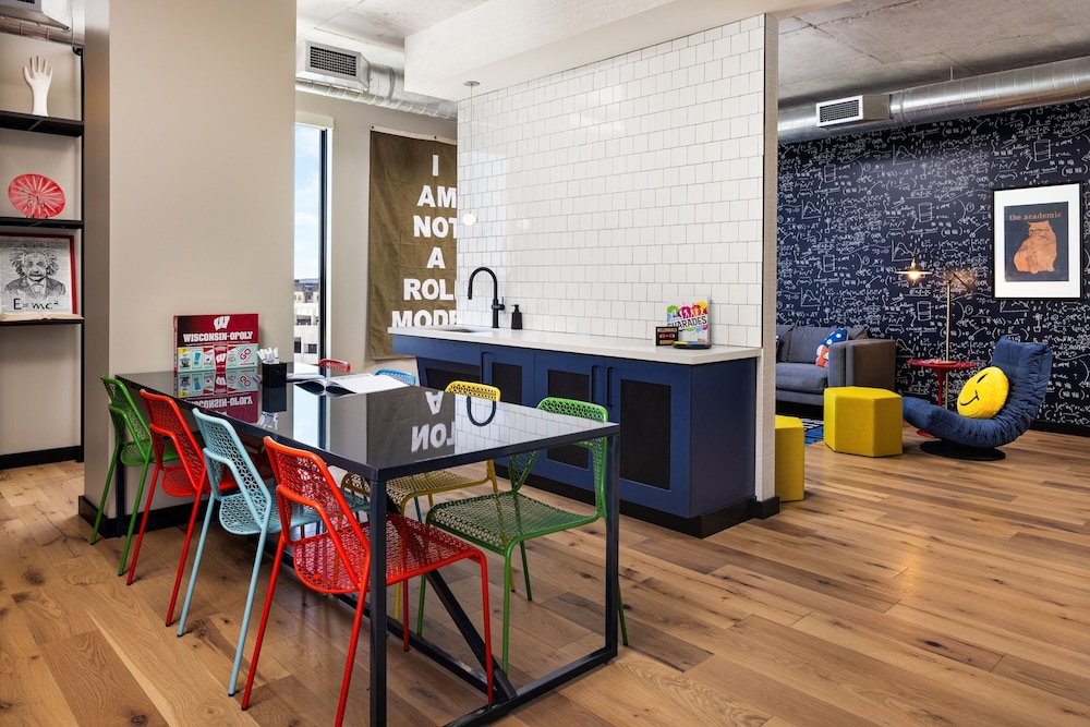 moxy madison downtown