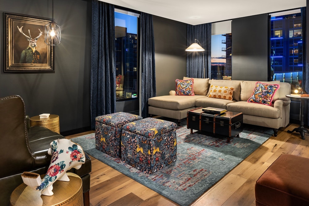 moxy madison downtown