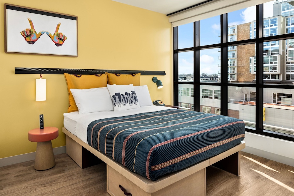 moxy madison downtown