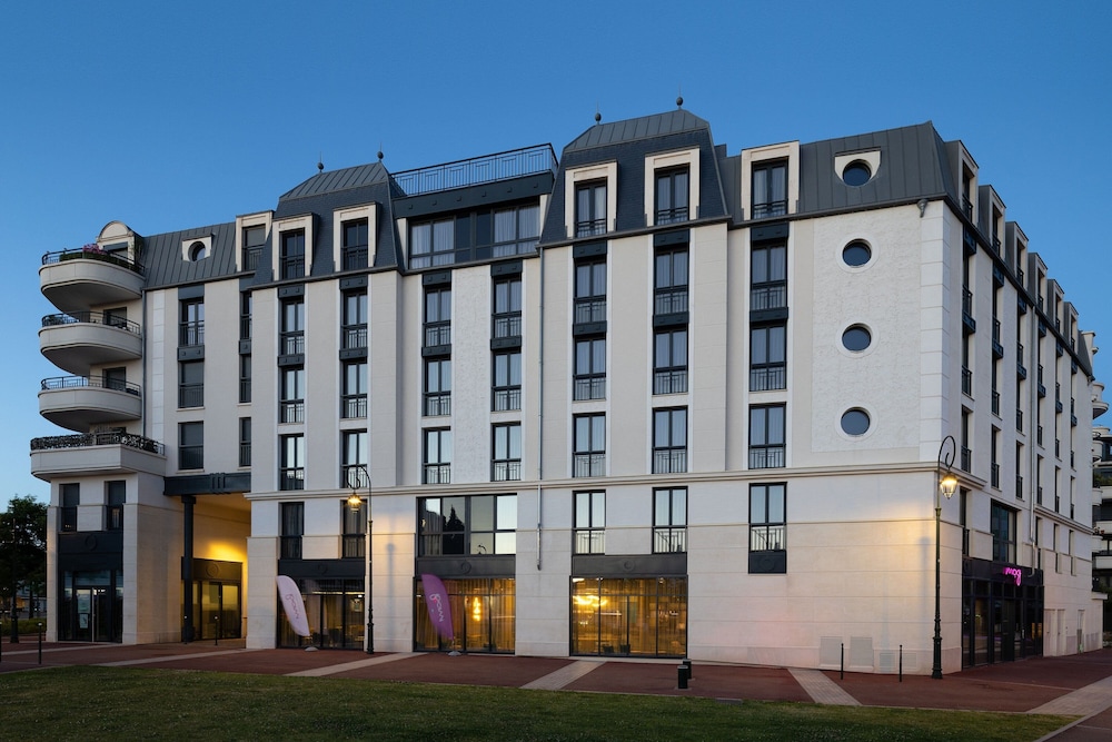 moxy paris clamart