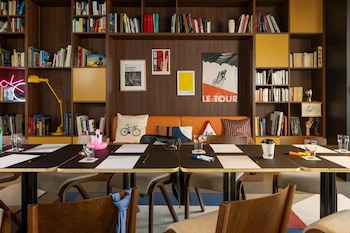 moxy paris clamart