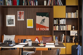 moxy paris clamart