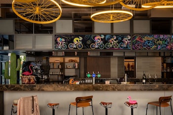 moxy paris clamart
