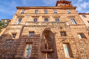hotel trevi
