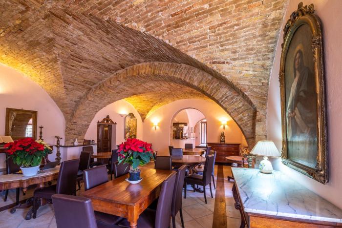 hotel trevi