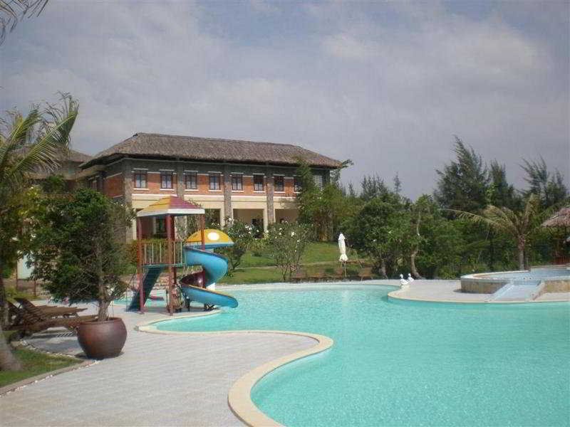 Lazi Beach - Mom Da Chim Resort,La Gi>>Binh Thuan Province,4 star