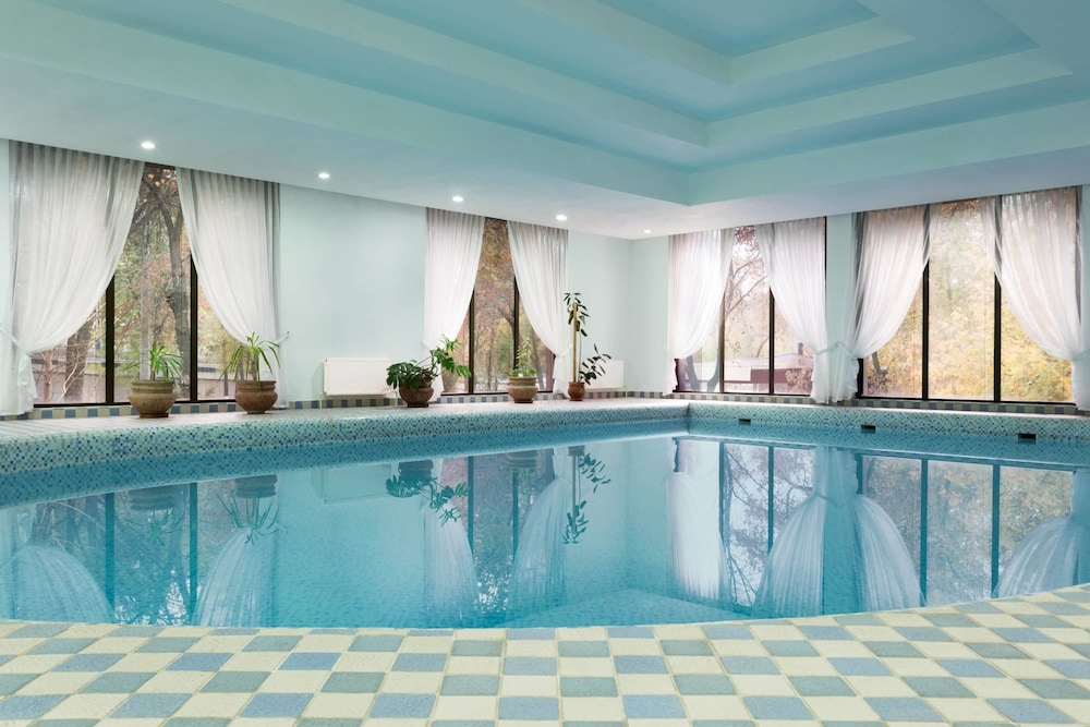 Ramada By Wyndham Tashkent,Earthquake Memorial>>Tashkent,4 star