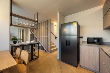 nakua stay work hotel