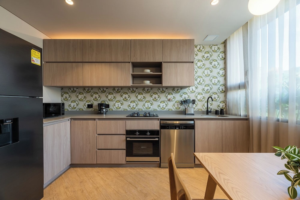 nakua stay work hotel