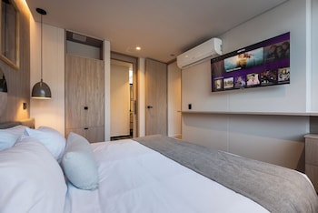 nakua stay work hotel