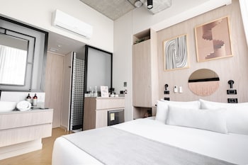 nakua stay work hotel