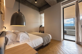 nakua stay work hotel