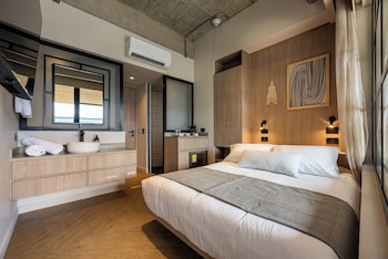 nakua stay work hotel