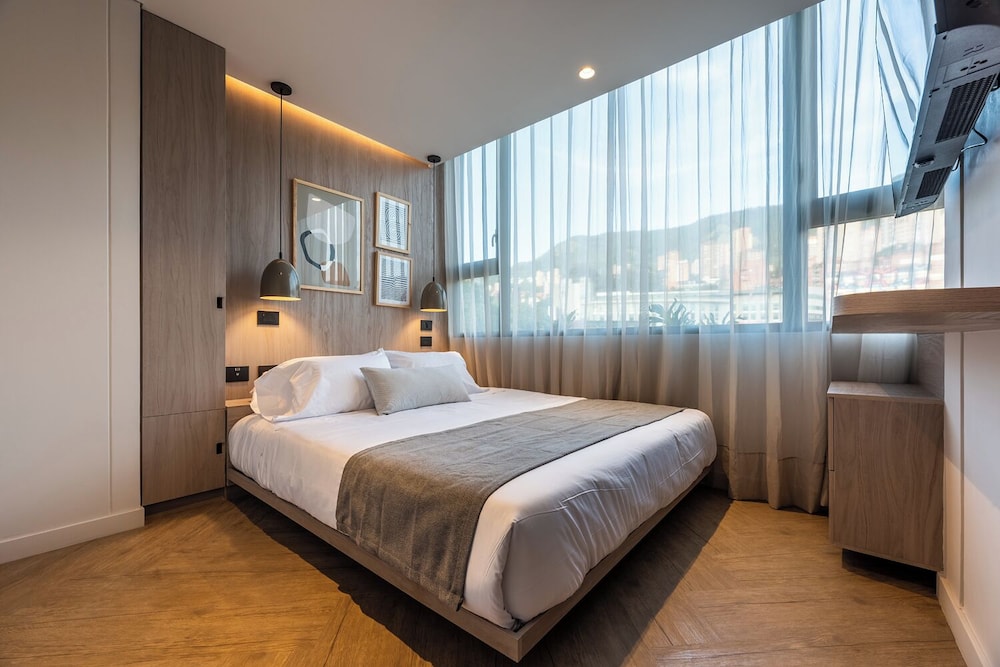 nakua stay work hotel