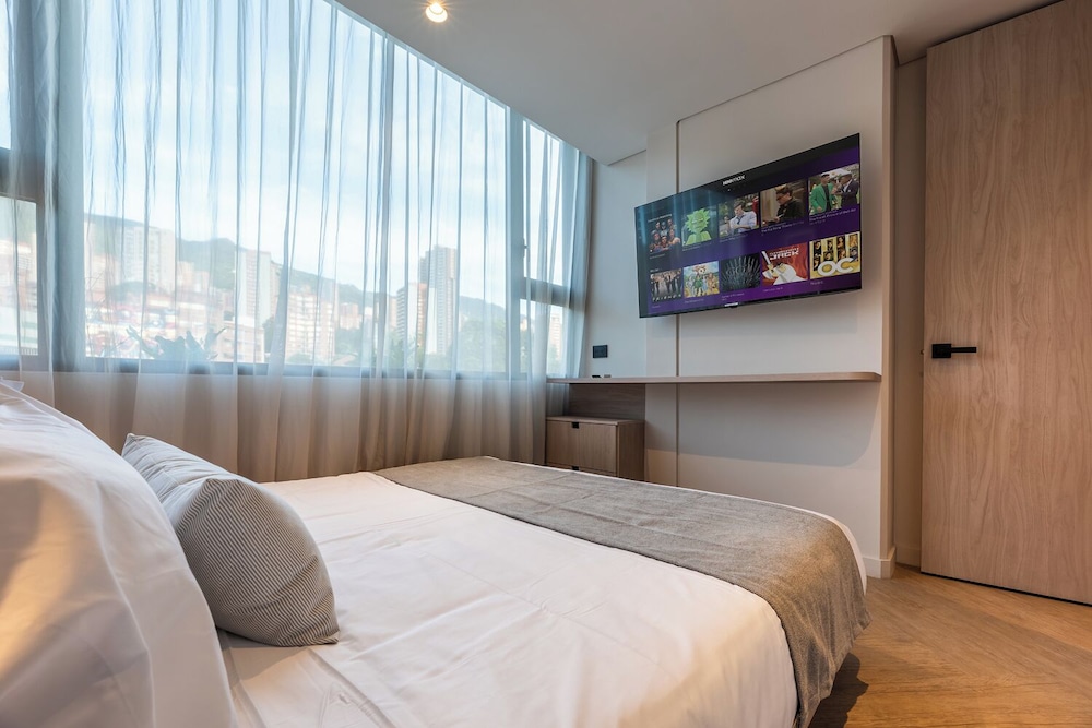 nakua stay work hotel