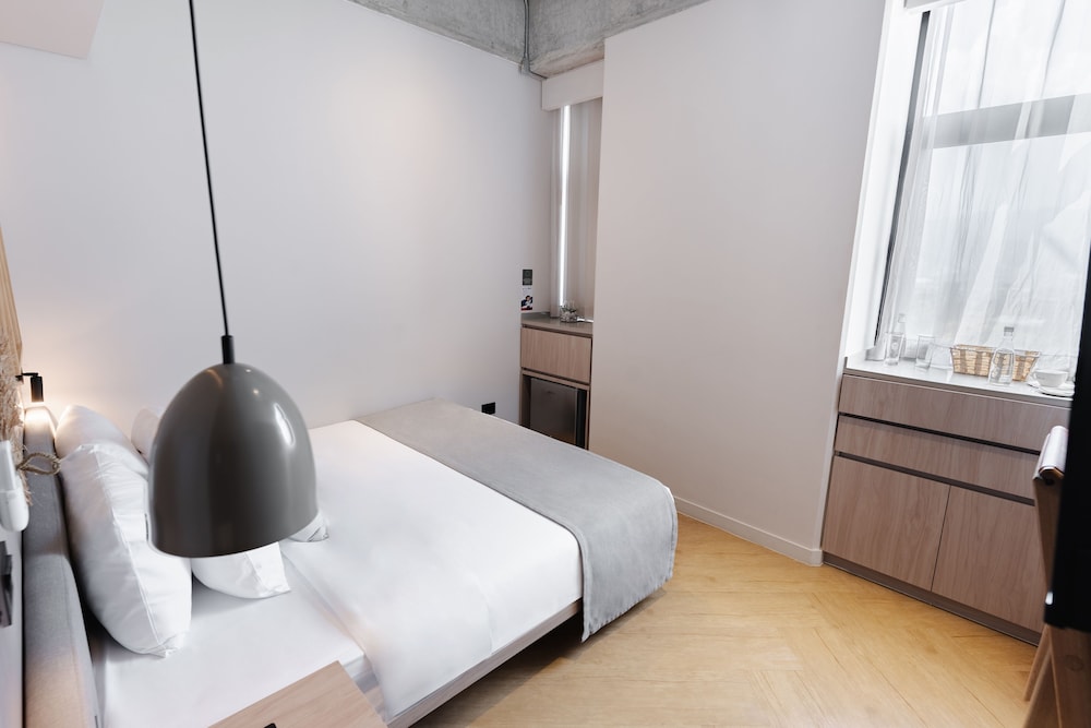 nakua stay work hotel