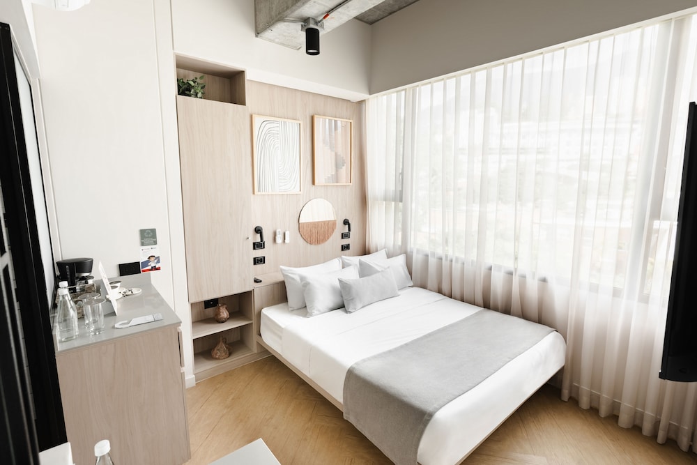 nakua stay work hotel