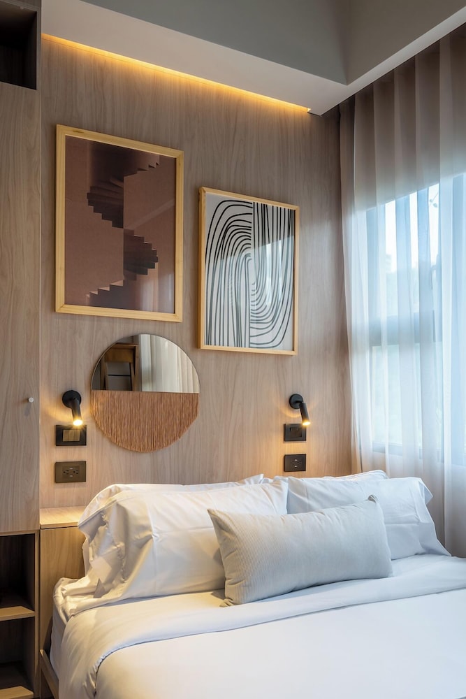 nakua stay work hotel