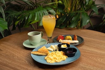 nakua stay work hotel