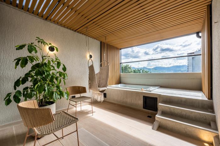 nakua stay work hotel