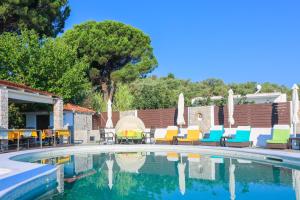 Skiathos Island Suites,Skiathos Town>>Skiathos,4 star