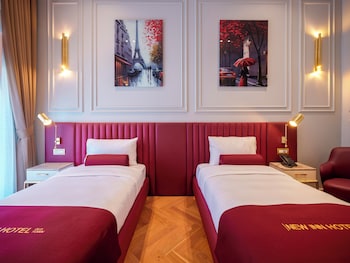 new inn hotel old town