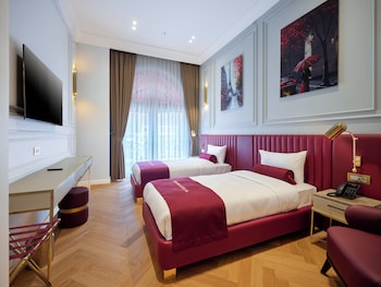 new inn hotel old town