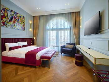 new inn hotel old town