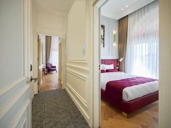 new inn hotel old town