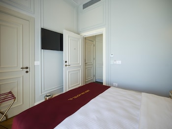 new inn hotel old town