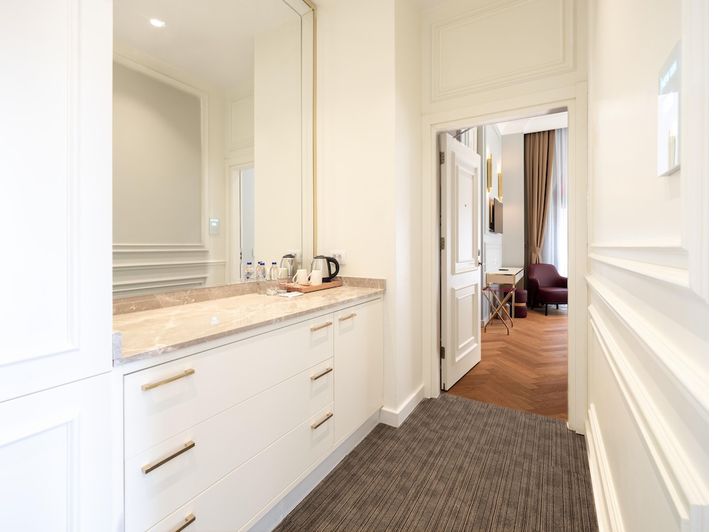 new inn hotel old town