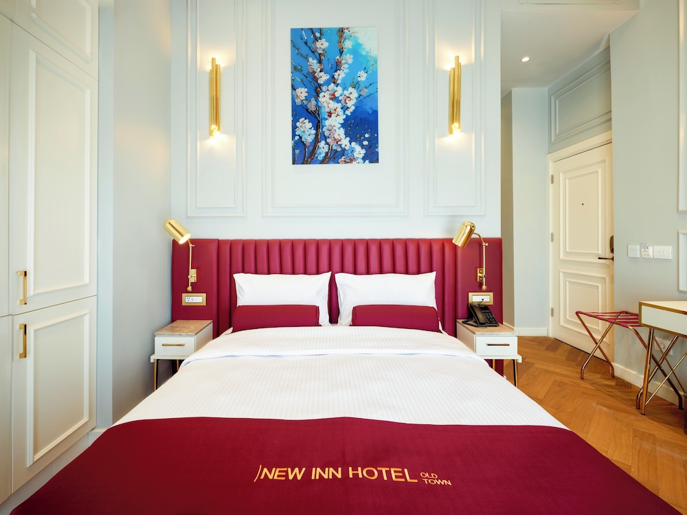 new inn hotel old town