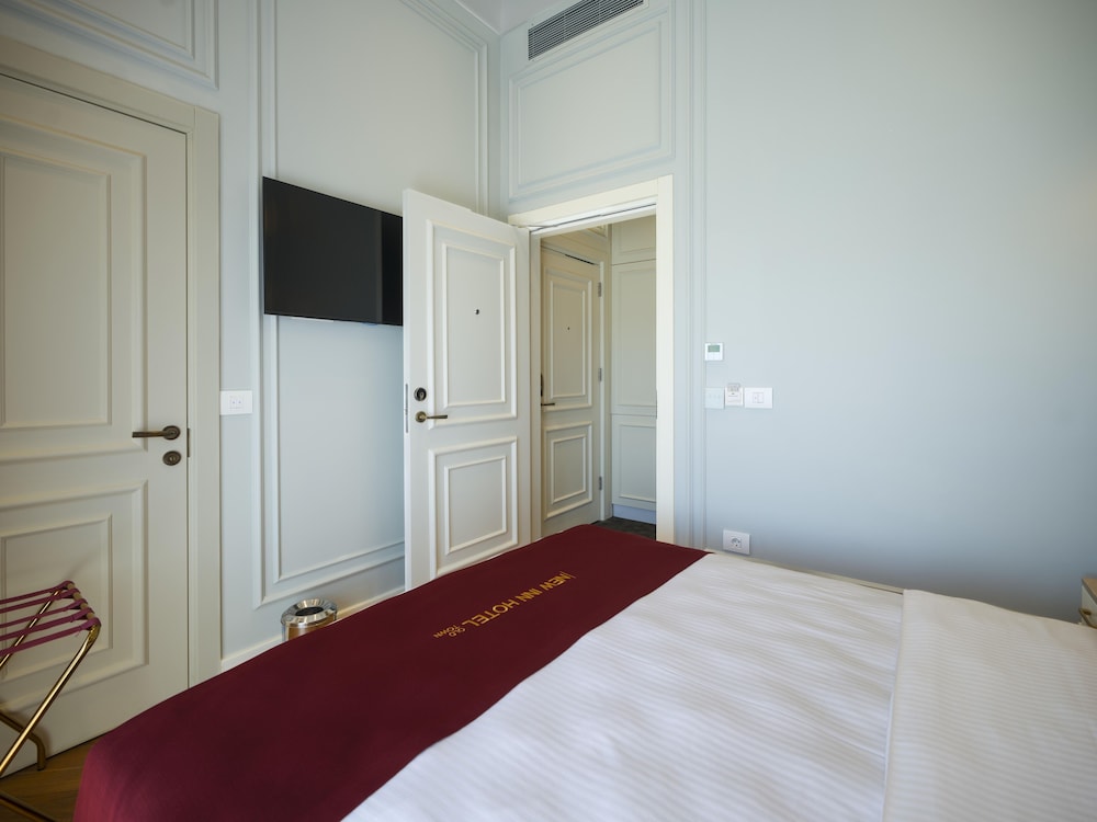 new inn hotel old town