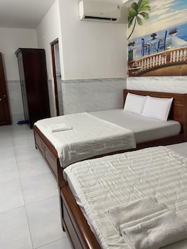 ngoc yen hotel by bay luxury