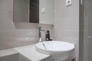 nice and comfort 1br at citralake suites apartment