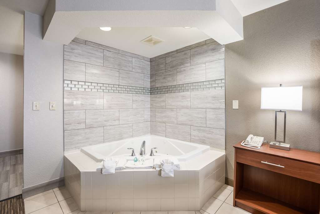 quality inn and suites lodi i 90