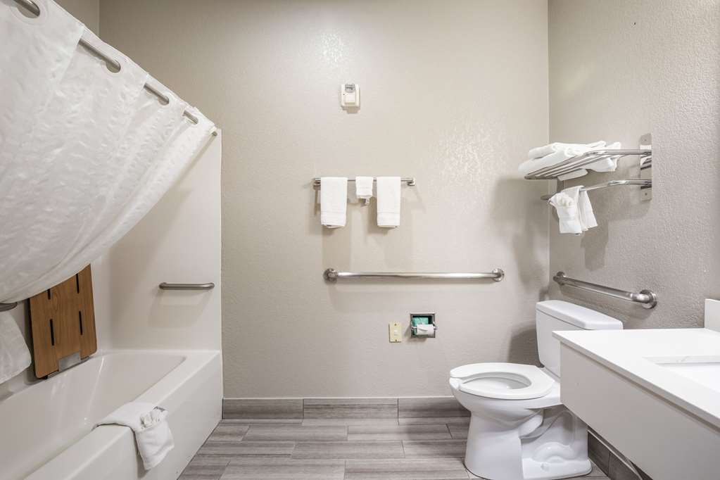 quality inn and suites lodi i 90