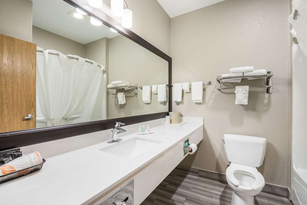 quality inn and suites lodi i 90