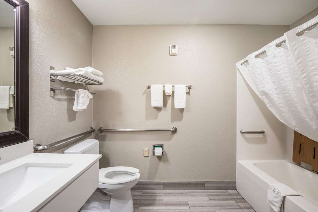 quality inn and suites lodi i 90